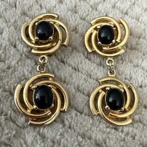 Vintage Paolo Gucci Black Cobachons Gold Tone Clip On Earrings